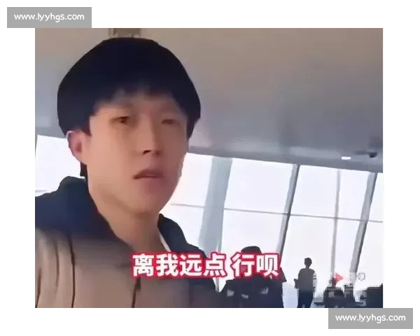 王楚钦再遭怼脸拍：无奈 “别拍脸” 背后的追星困局