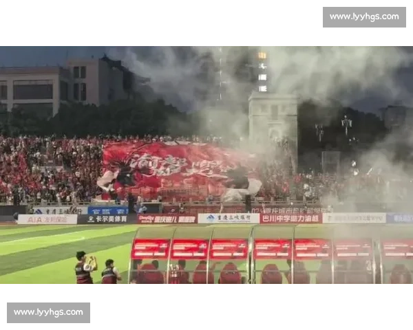 童声震大田湾！渝中小球迷点燃渝超主场
