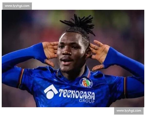 从 800 欧到 2000 万欧:乌切的足坛逆袭神话 从 800 欧到 2000 万欧:乌切的足坛逆袭神话