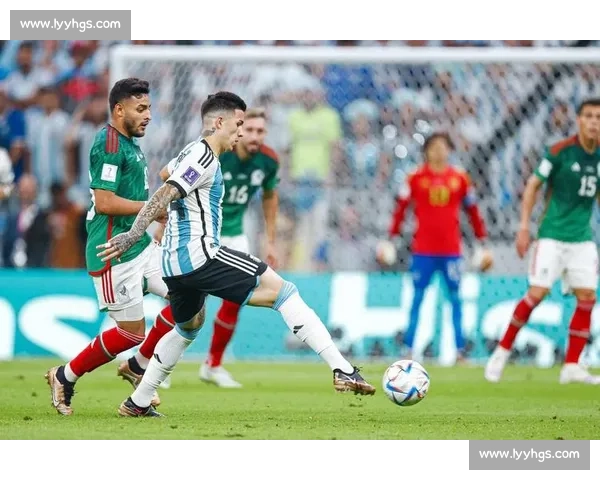 乌拉圭传奇门神穆斯莱拉加盟大学生队 阿根廷豪门敲定三年长约