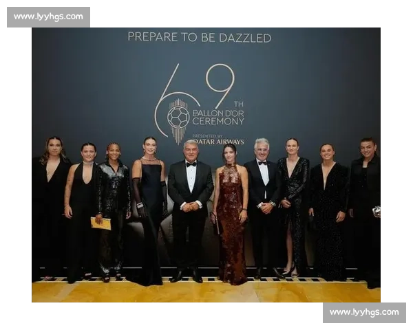 胡梅尔斯携超模女友观战斯图加特站决赛 退役后跨界体育魅力不减