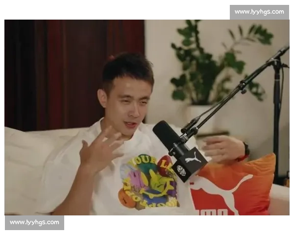 赵继伟驻足科比雕像前：8 与 24 的跨洋篮球对话